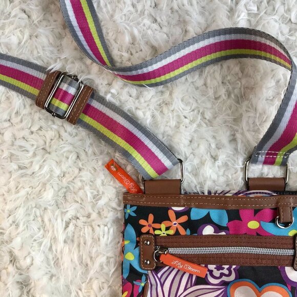 Lily Bloom Floral Crossbody Zip Bag. - Picture 3 of 5